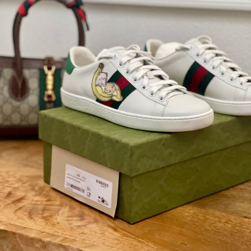 Gucci White Sneakers with Green and Red Stripes